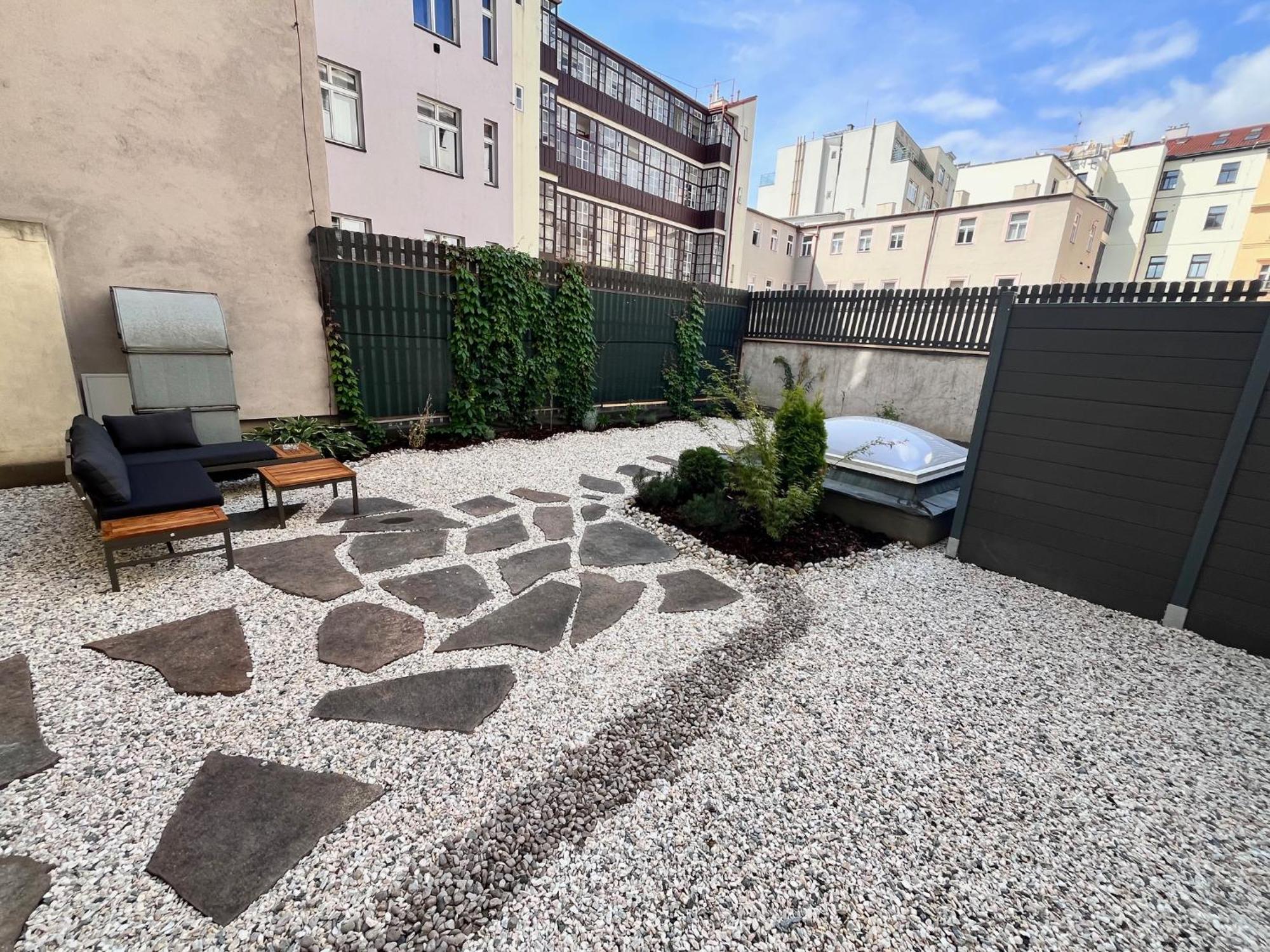 New City Centre Garden Apartment - Central Location Prága Kültér fotó