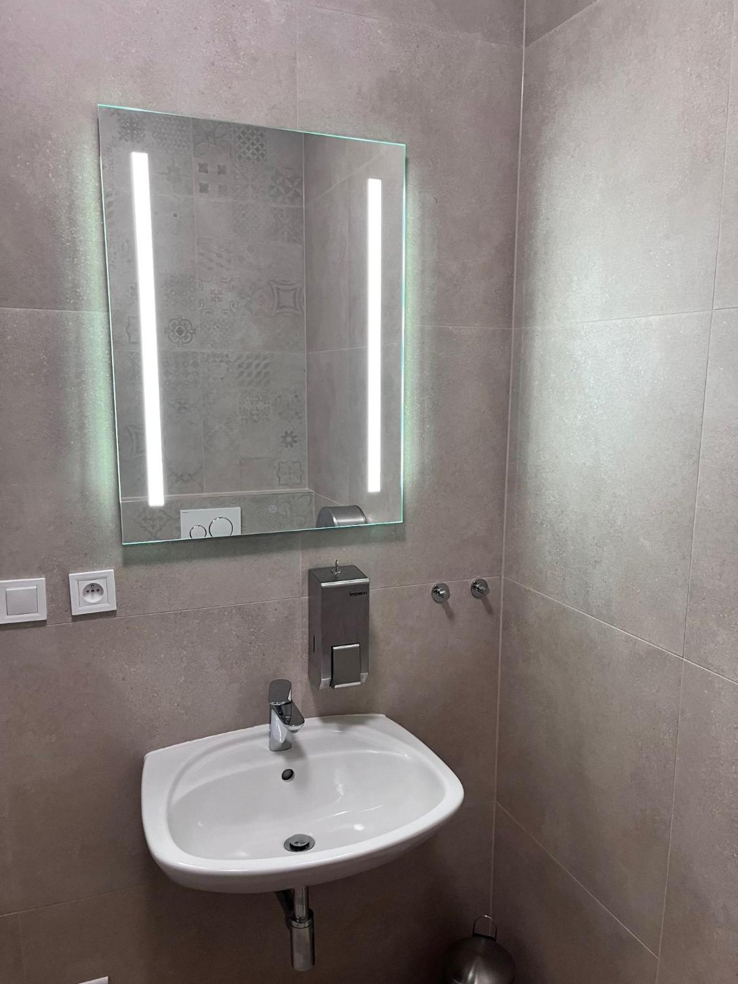 New City Centre Garden Apartment - Central Location Prága Kültér fotó