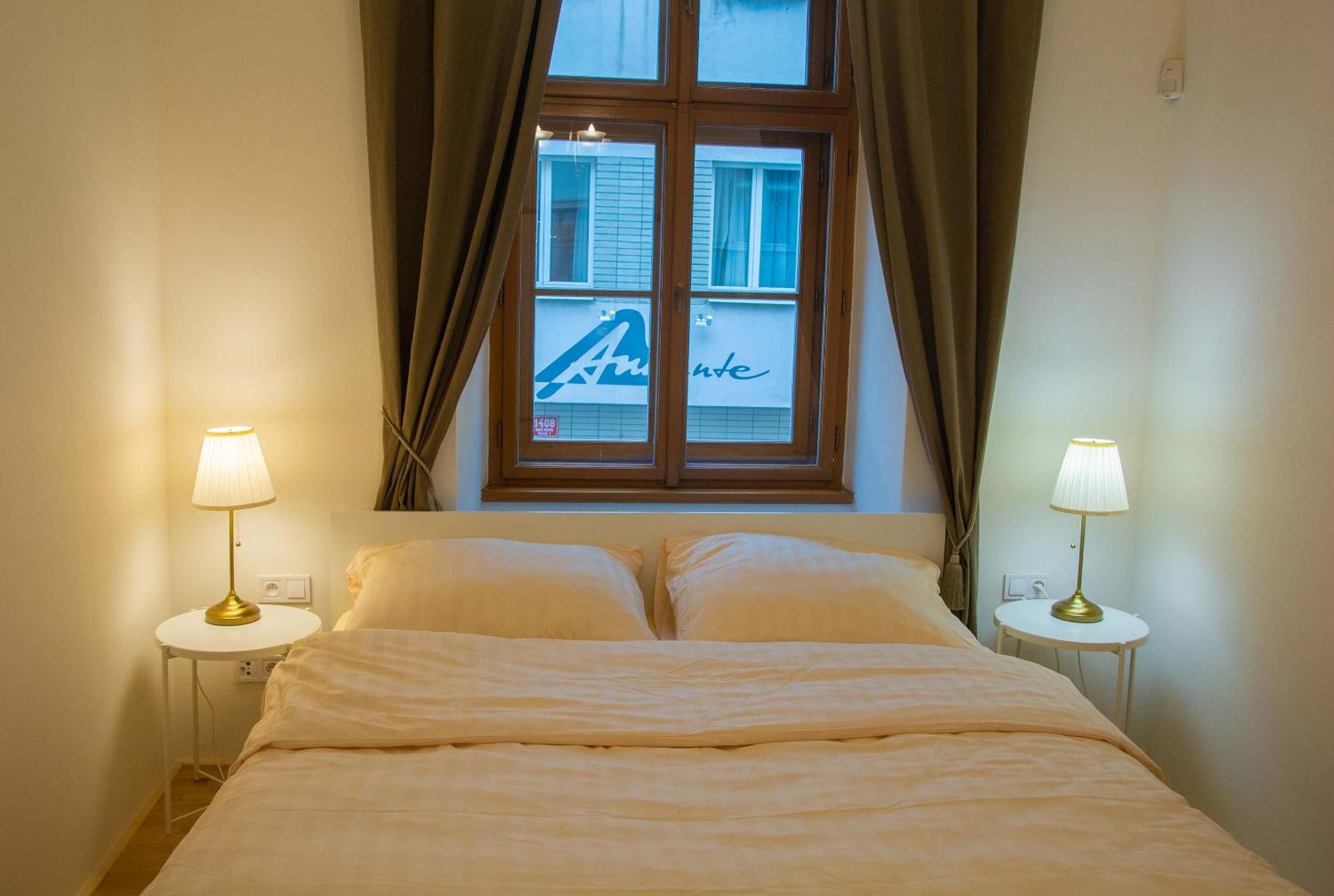 New City Centre Garden Apartment - Central Location Prága Kültér fotó